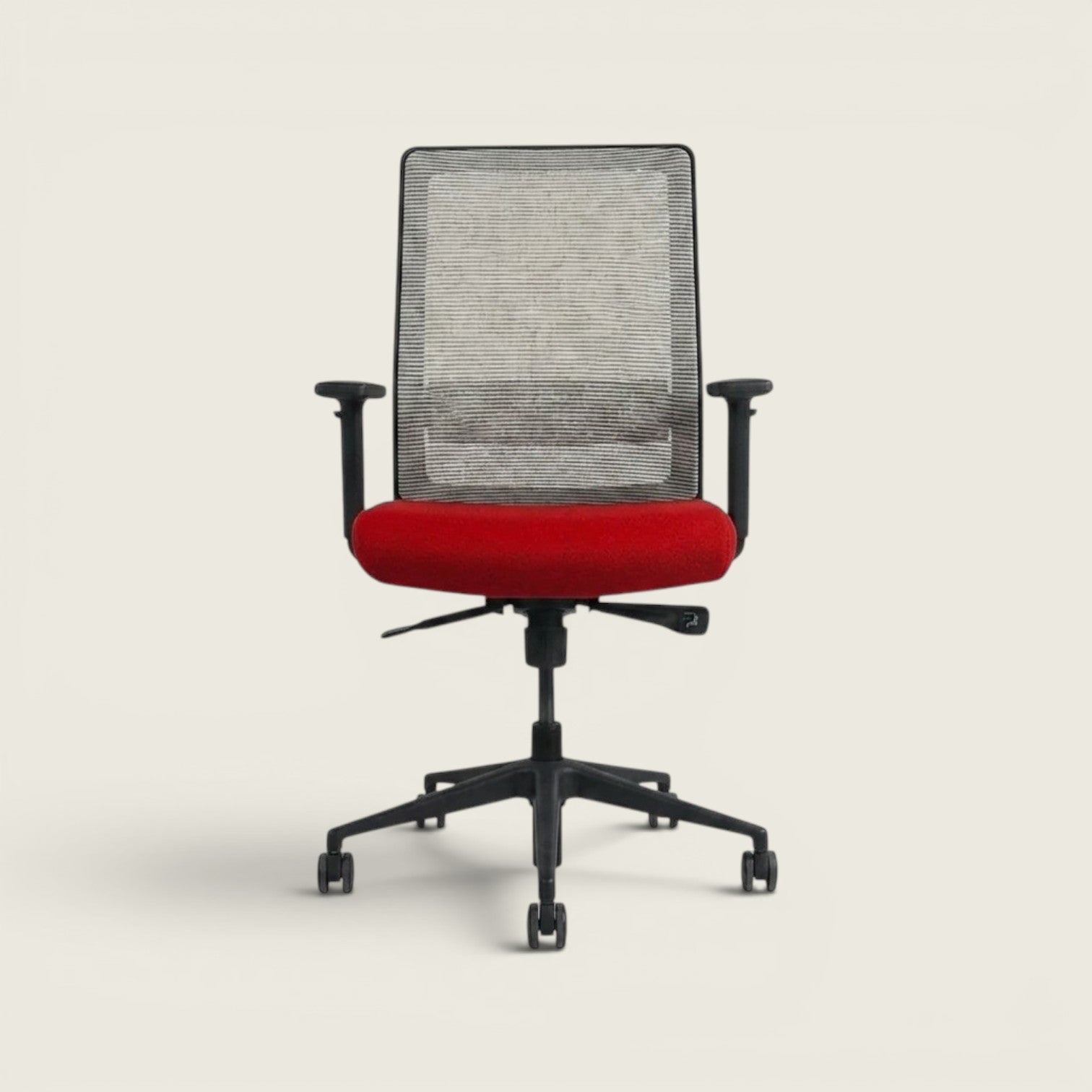 <tc>Bestuhl</tc>Silla de oficina S30 en tela roja con respaldo de malla color crema - Restaurada