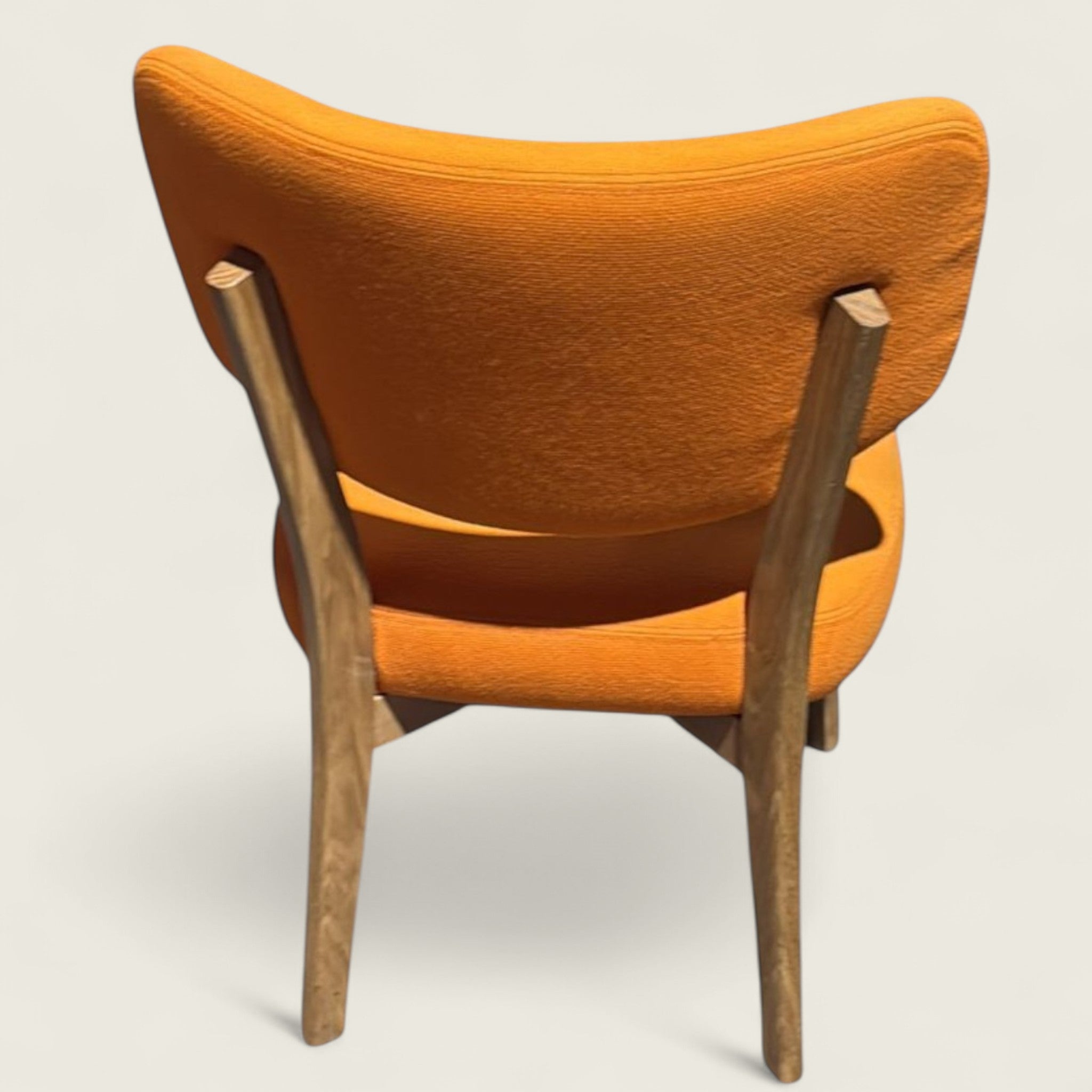 <tc>Boss Design</tc>: Luge Orange Side Chair - Gereviseerd