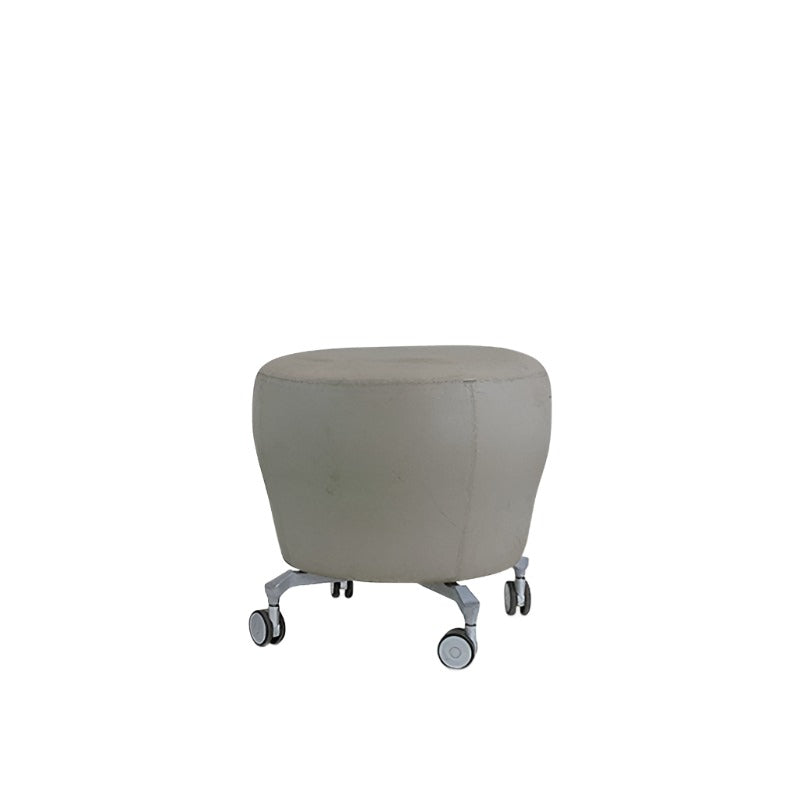 Orangebox: Pouf mobile en cuir - rénové