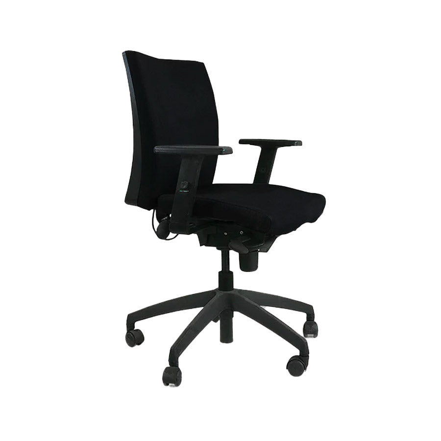 <tc>Connection</tc>: Chaise de travail d'équipe en cuir noir - Reconditionnée