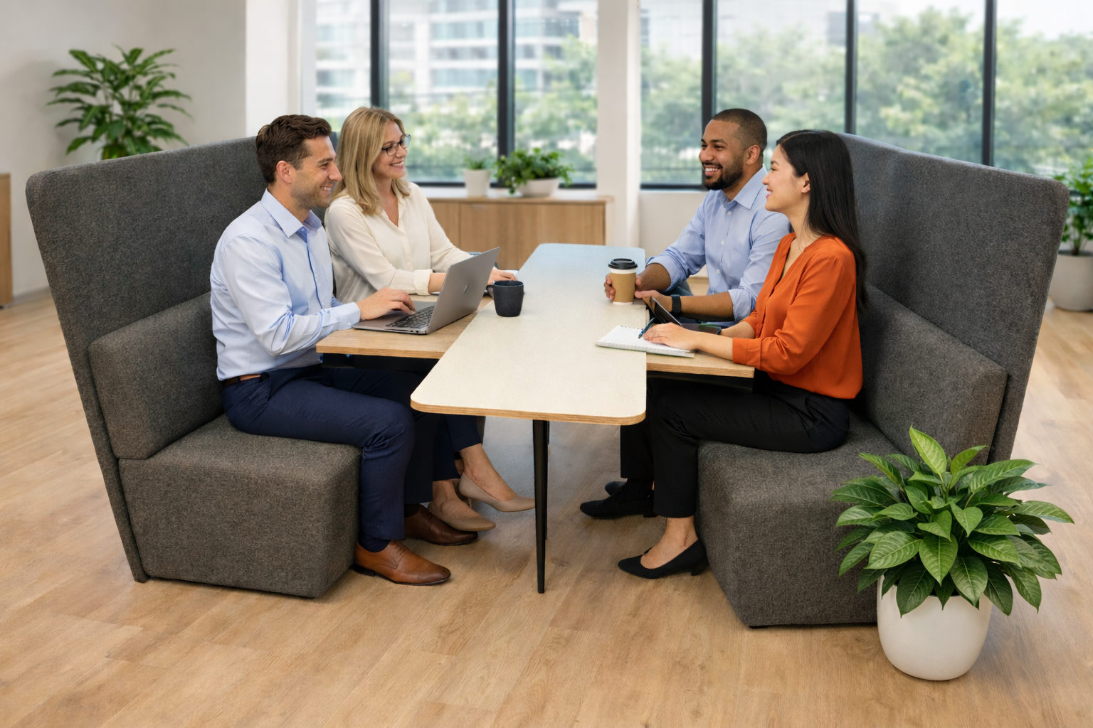 Davison: Persönlicher Besprechungsstand mit hoher Rückenlehne – renoviert