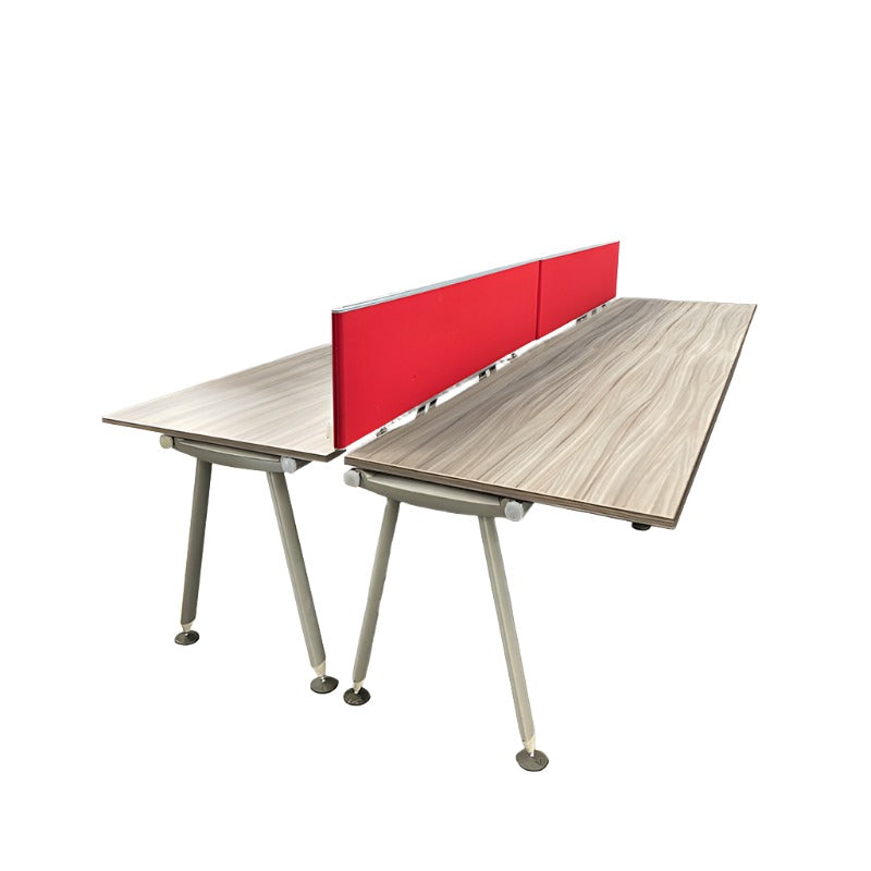 <tc>Herman Miller</tc>: <tc>Abak</tc> Ensemble de 4 bureaux à pieds ovales - Rénové
