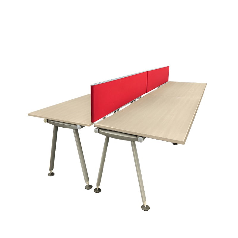 <tc>Herman Miller</tc>: <tc>Abak</tc> Ensemble de 4 bureaux à pieds ovales - Rénové