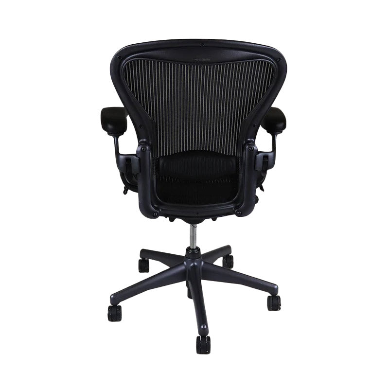 <tc>Herman Miller</tc>:Aeron - <tc>Size C</tc> - In hoogte verstelbare armleuningen (grafiet) - Gereviseerd