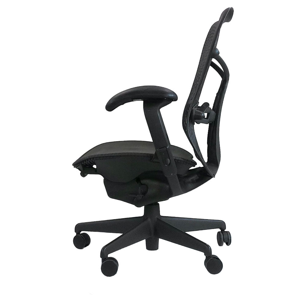 <tc>Herman Miller</tc>: <tc>Mirra</tc> Silla de trabajo - Grafito - Reacondicionada