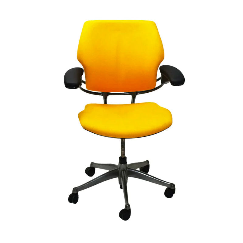 <tc>Humanscale</tc>: <tc>Freedom</tc> Silla de trabajo en tela amarilla - Reacondicionada
