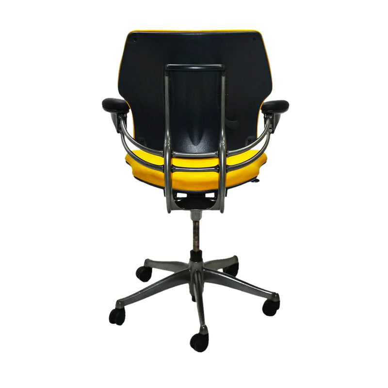 <tc>Humanscale</tc>: <tc>Freedom</tc> Arbeitsstuhl aus gelbem Stoff - Generalüberholt