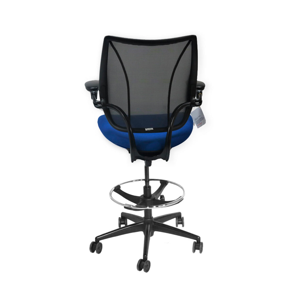 <tc>Humanscale</tc>: <tc>Liberty</tc> Tekenstoel in blauwe stof - Gereviseerd
