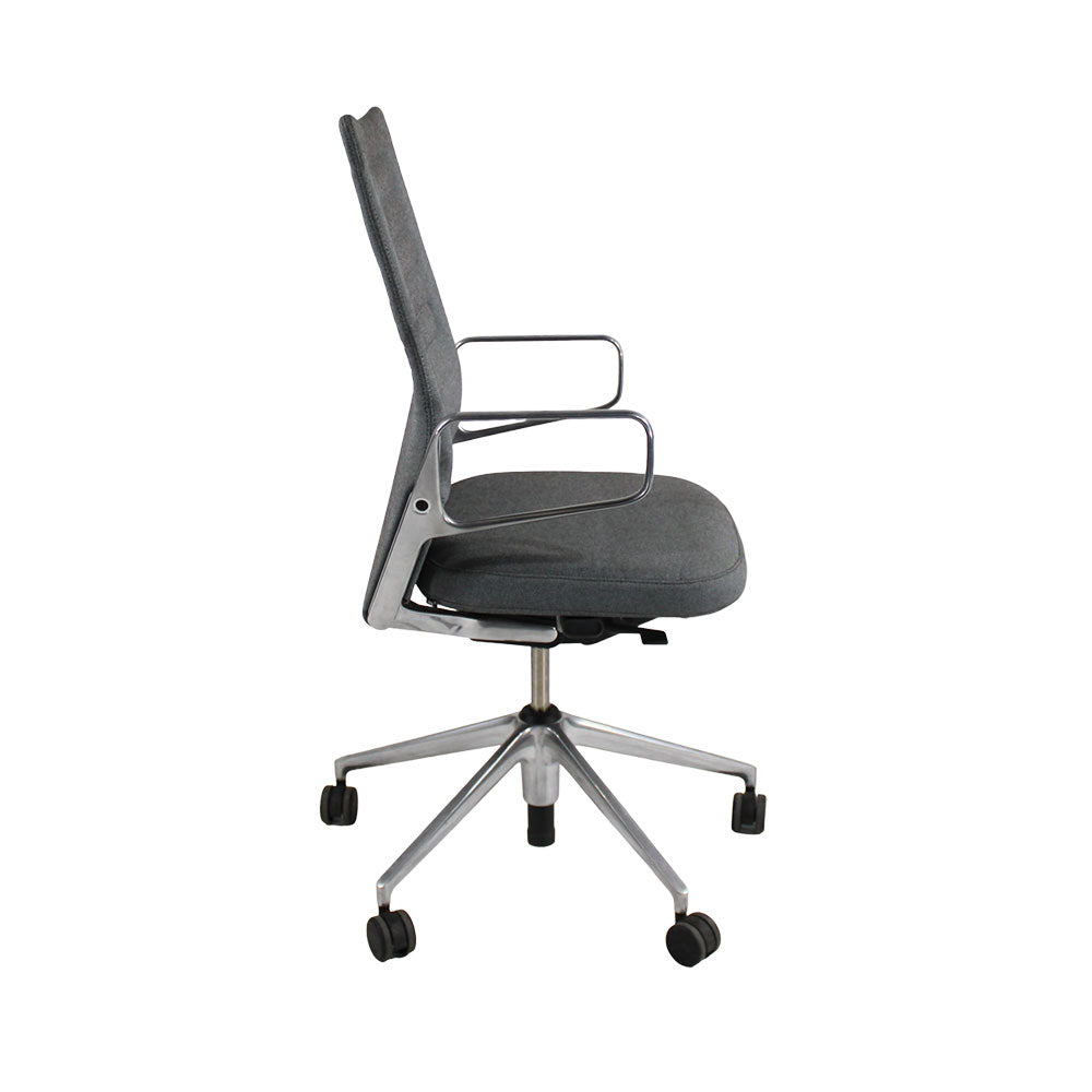 <tc>Vitra</tc>Silla de reunión AC4 en tela gris - Reacondicionada