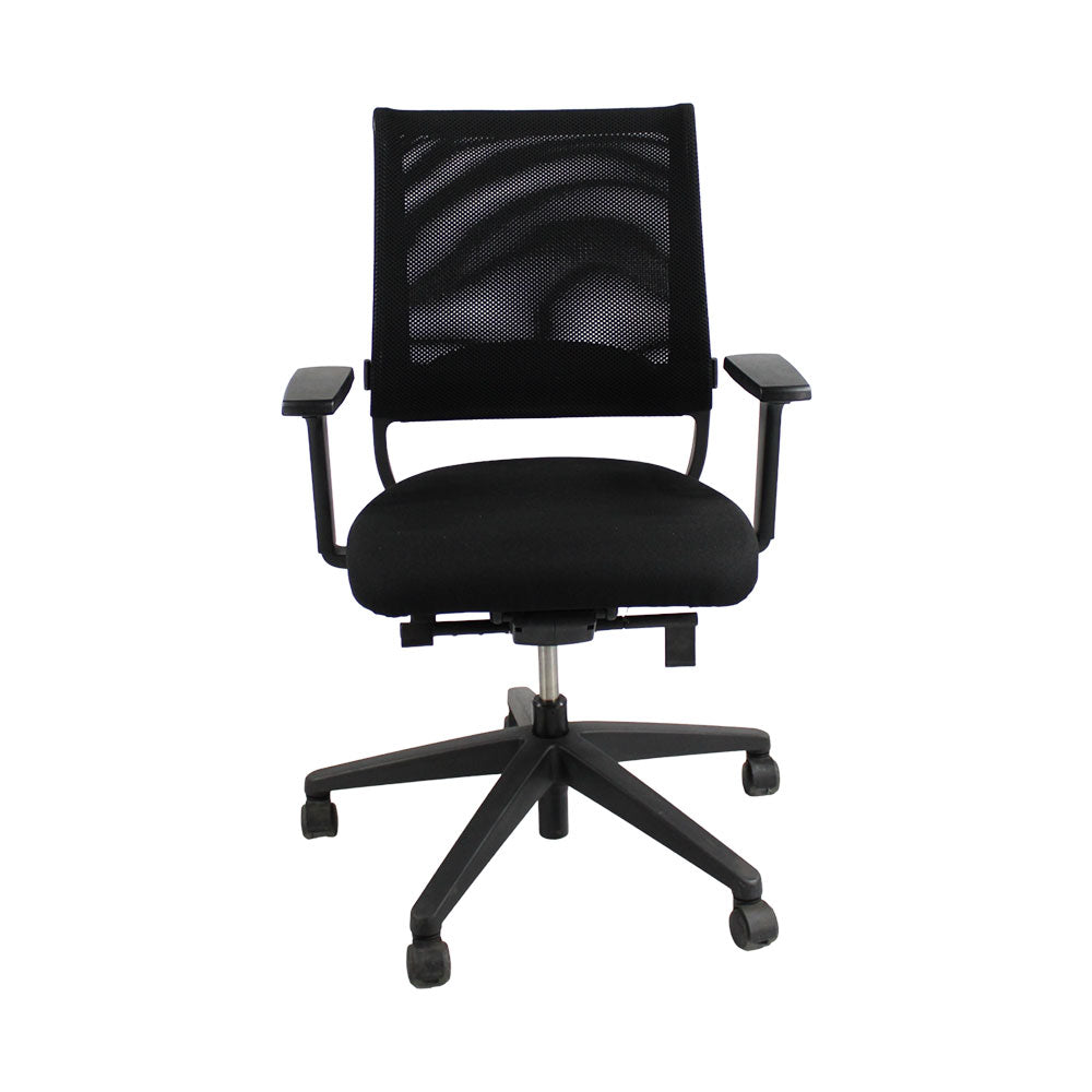<tc>Sedus</tc>: <tc>Netwin</tc> Silla NW-100 con respaldo de malla en tela negra - Reacondicionada