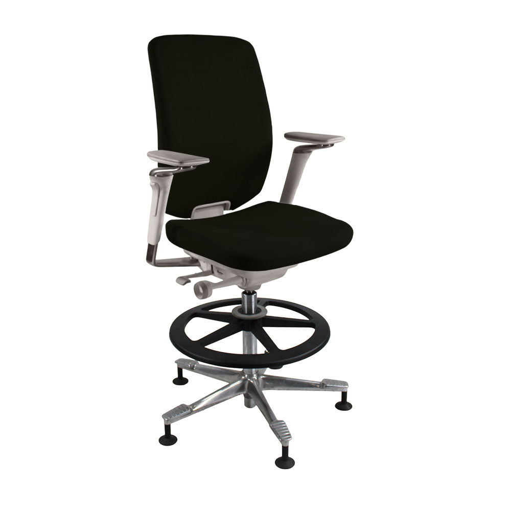 <tc>Kinnarps</tc>: Capella Draftsman Chair in schwarzem Stoff - Generalüberholt
