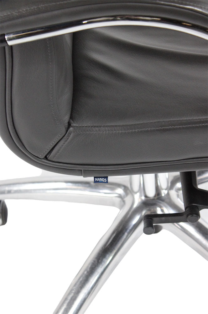 <tc>William Hands</tc>: Orion Soft Overstitch Executive Chair in grauem Leder - Generalüberholt