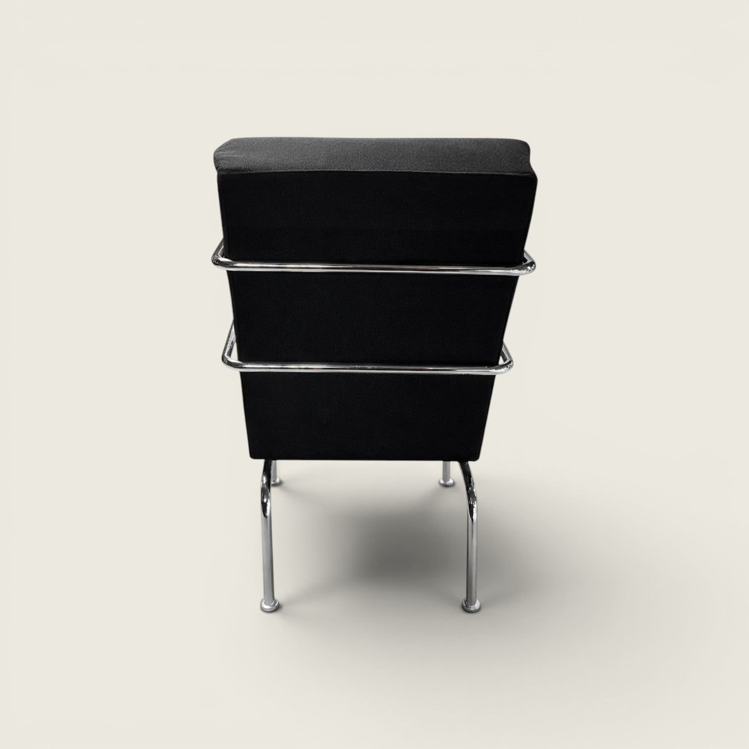 Lammhults: Sillón en negro - Reacondicionado
