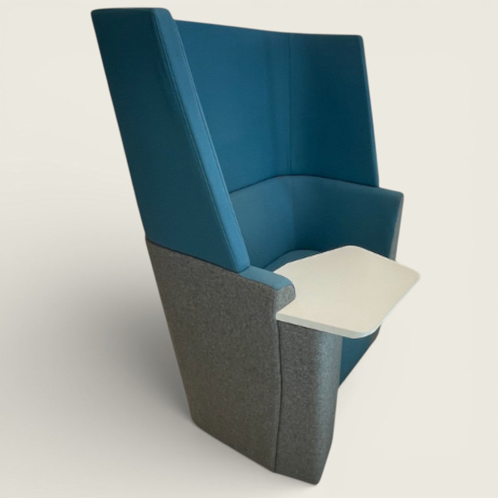 Orangebox: Donkergroenblauw en grijs weg van het bureau (AFTD) Eenpersoonsbank met hoge rugleuning: - Gerenoveerd