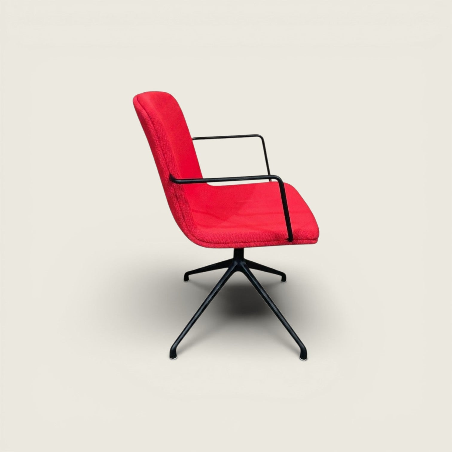 Orangebox : Chaise d'appoint visiteurs CUBB 06 en rouge - Reconditionnée