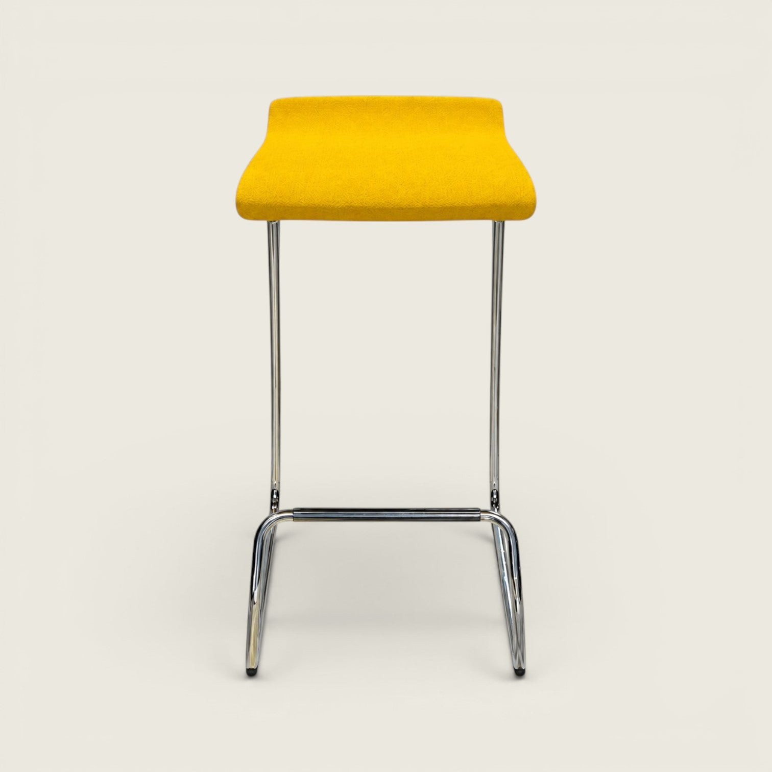 Orangebox: Sgabello da bar appollaiato - Ristrutturato