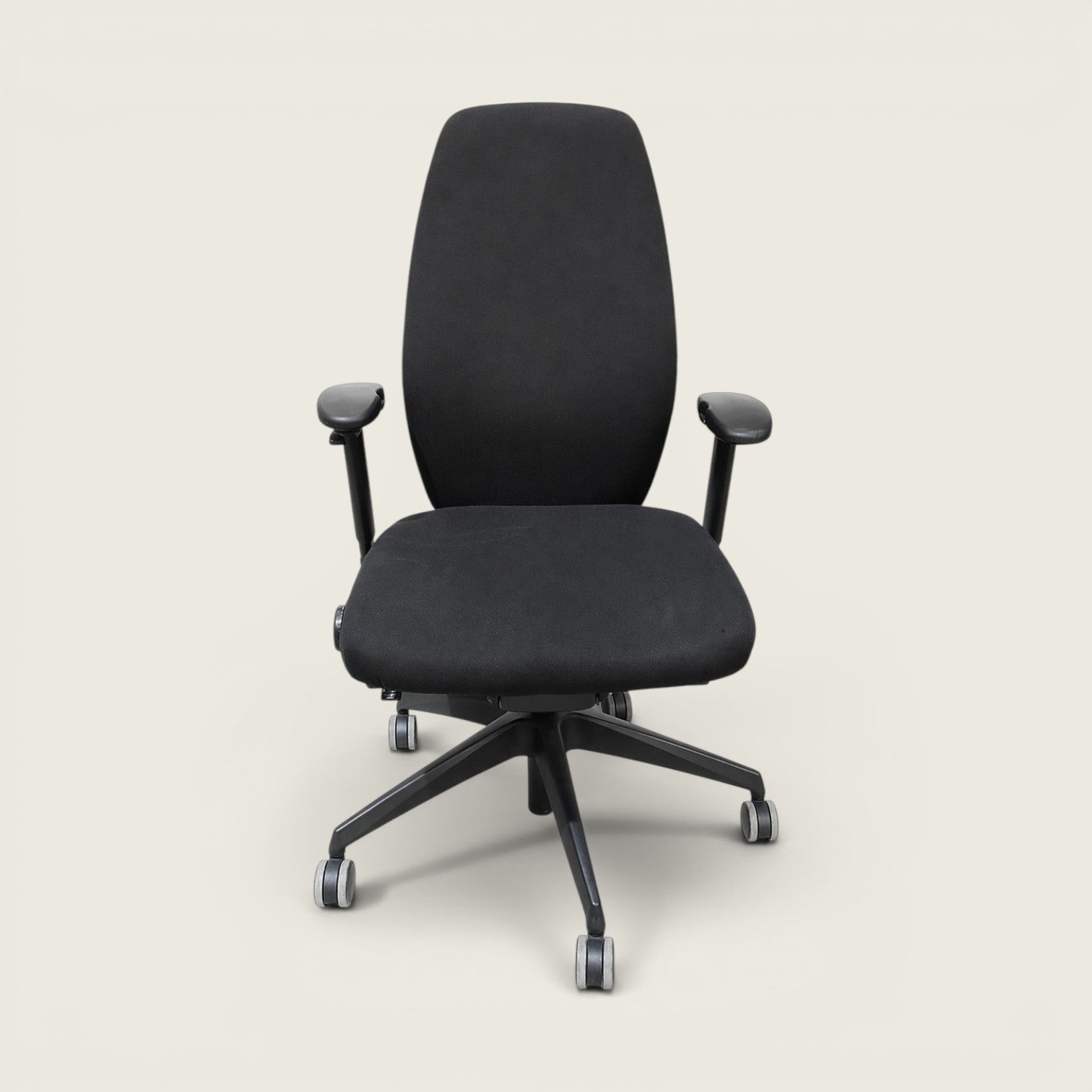 Posturite: Bürostuhl in Schwarz – generalüberholt – Bürostühle