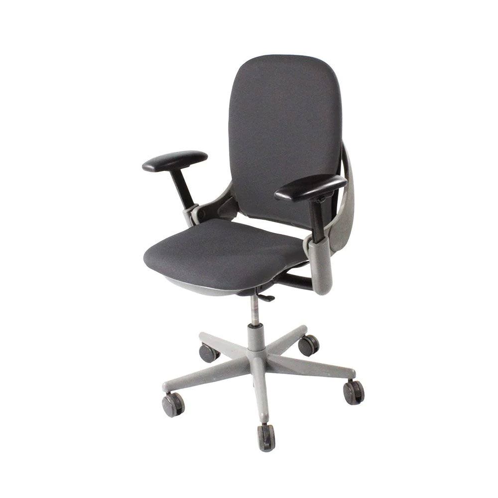 <tc>Steelcase</tc>: <tc>Leap V1</tc> Chaise de bureau - Structure grise/Tissu gris - Reconditionnée