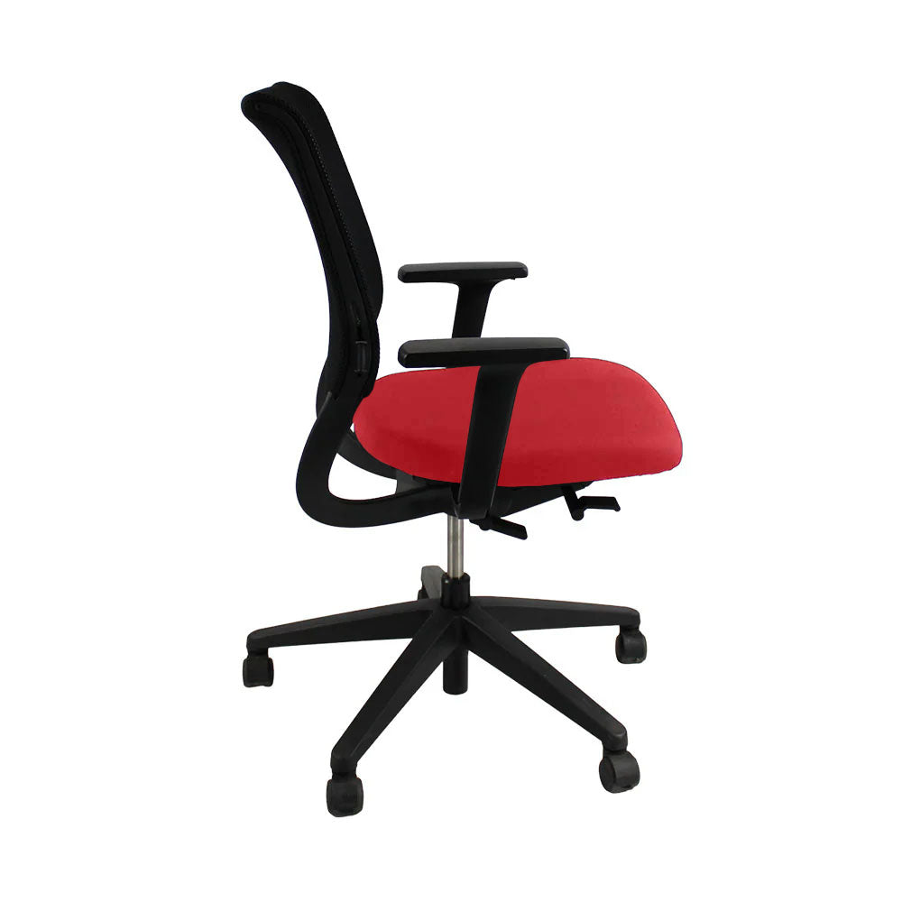 <tc>Sedus</tc>: <tc>Netwin</tc> Chaise NW-100 avec dossier en maille et tissu rouge - Reconditionnée