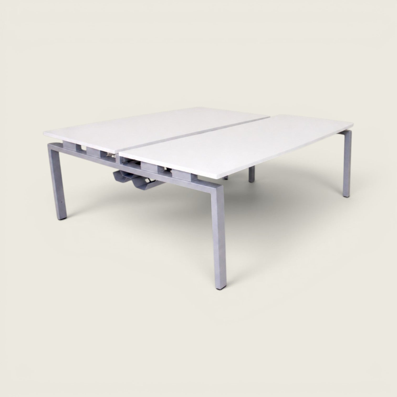 <tc>Senator</tc> Escritorio modular de 2 vías - Estación de trabajo de 1400 mm x 1600 mm - Reacondicionado