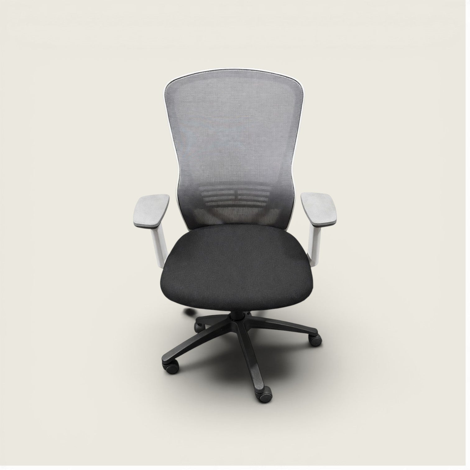 <tc>Senator</tc>Silla de oficina Ousby en color negro - Restaurada