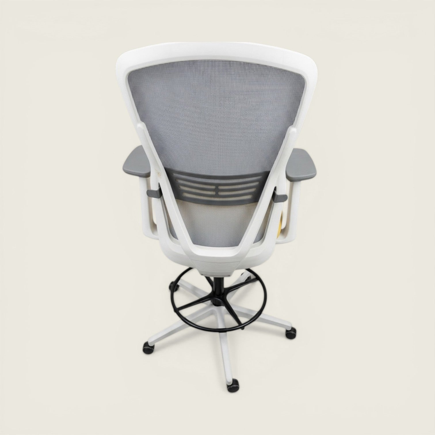 <tc>Senator</tc>Silla de dibujo Ousby en color amarillo - Restaurada