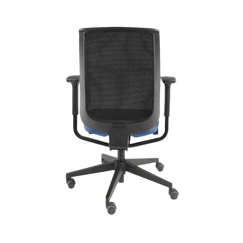 <tc>Steelcase</tc>: Chaise de bureau Reply avec dossier en maille et tissu bleu - Reconditionnée