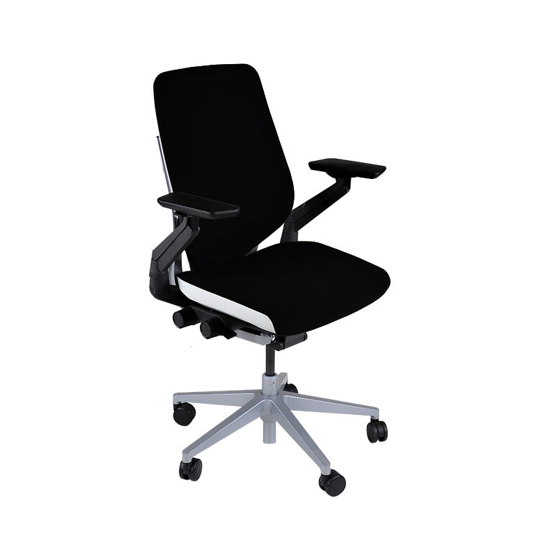 <tc>Steelcase</tc>: Chaise de bureau ergonomique Gesture - Cuir noir - Reconditionnée