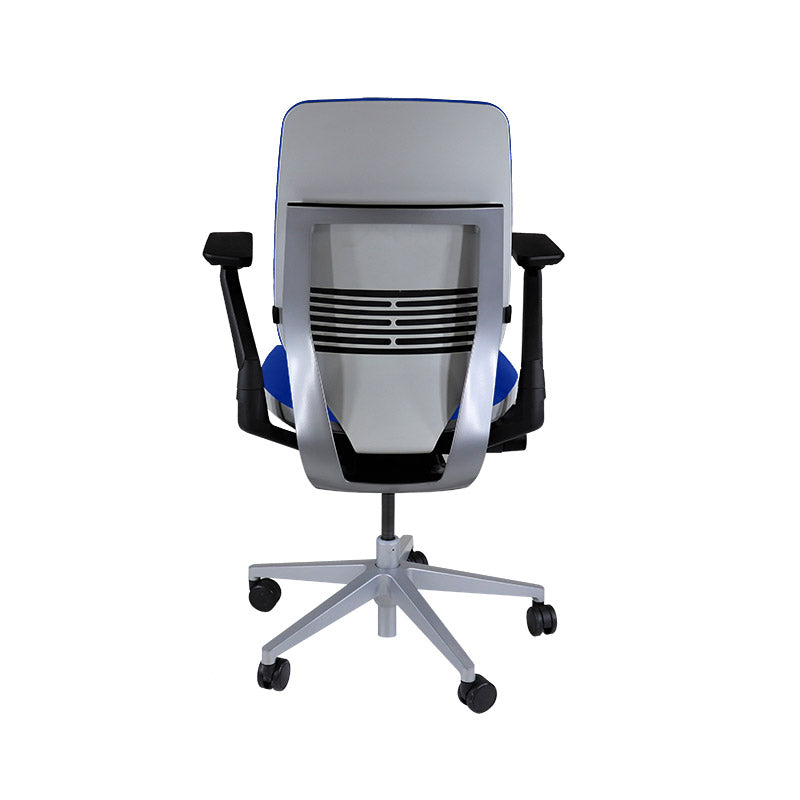 <tc>Steelcase</tc>: Sedia da ufficio ergonomica Gesture - Tessuto blu - Ricondizionata