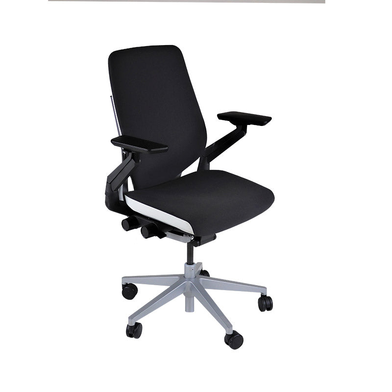 <tc>Steelcase</tc>: Gesture Ergonomischer Bürostuhl - Grauer Stoff - Generalüberholt