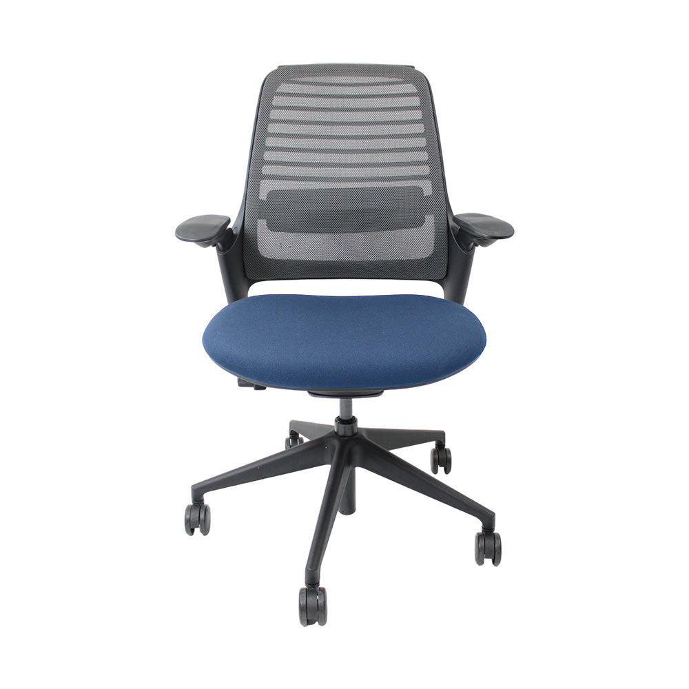 <tc>Steelcase</tc>: Serie 1 Ergonomische bureaustoel in blauwe stof - Gereviseerd
