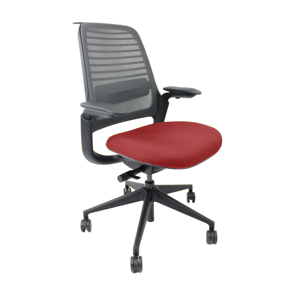 <tc>Steelcase</tc>: Ergonomischer Bürostuhl Serie 1 aus rotem Stoff – Generalüberholt