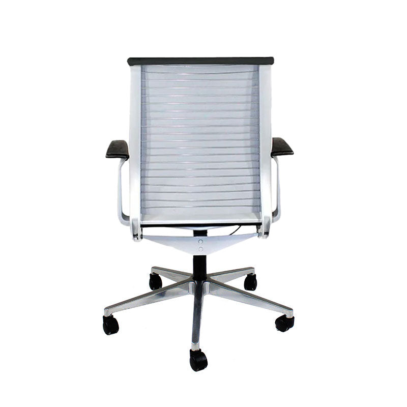 <tc>Steelcase</tc>: <tc>Think V2</tc> Bureaustoel in zwarte stof - Gereviseerd