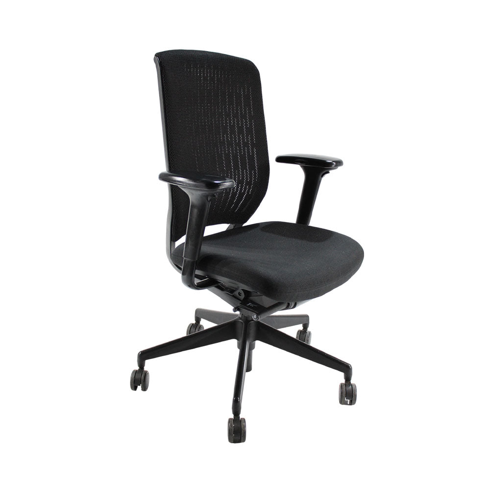 <tc>Senator</tc>Silla Evolve con respaldo alto y respaldo de malla en tela negra - Reacondicionada