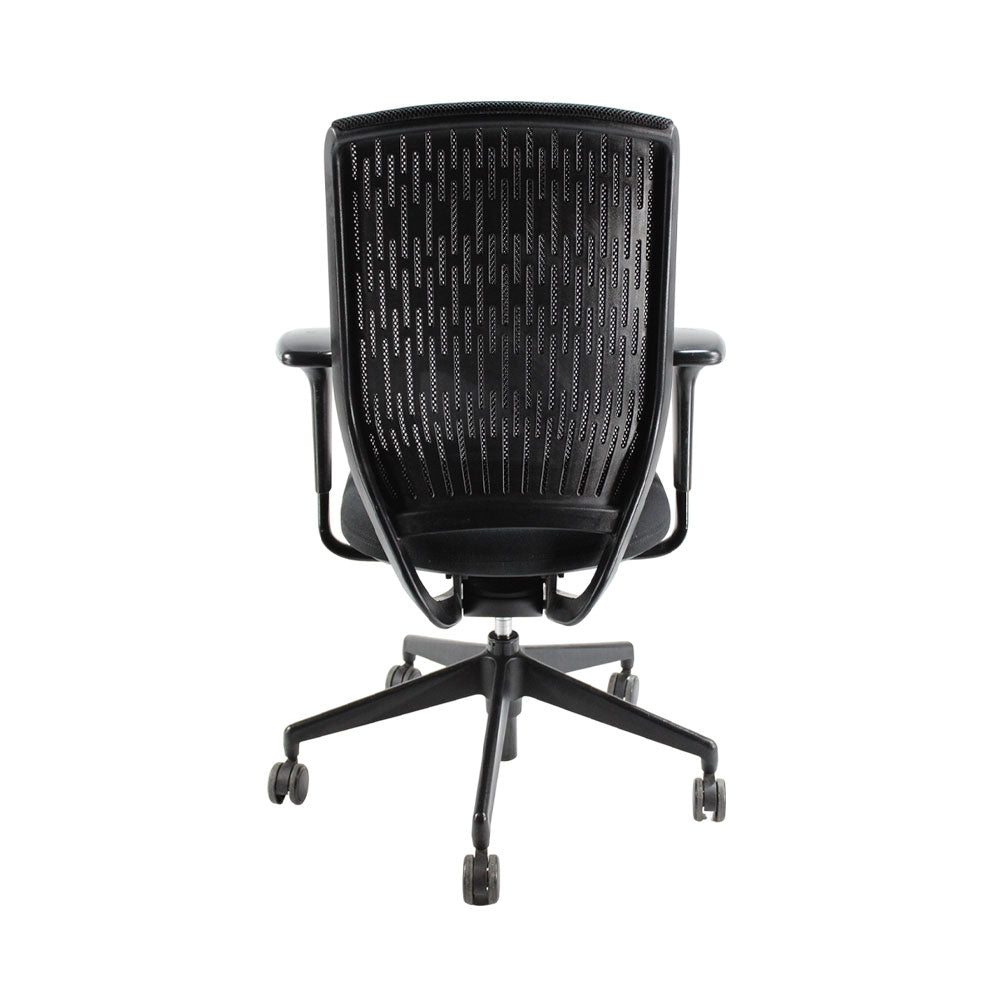 <tc>Senator</tc>Silla Evolve con respaldo alto y respaldo de malla en tela negra - Reacondicionada
