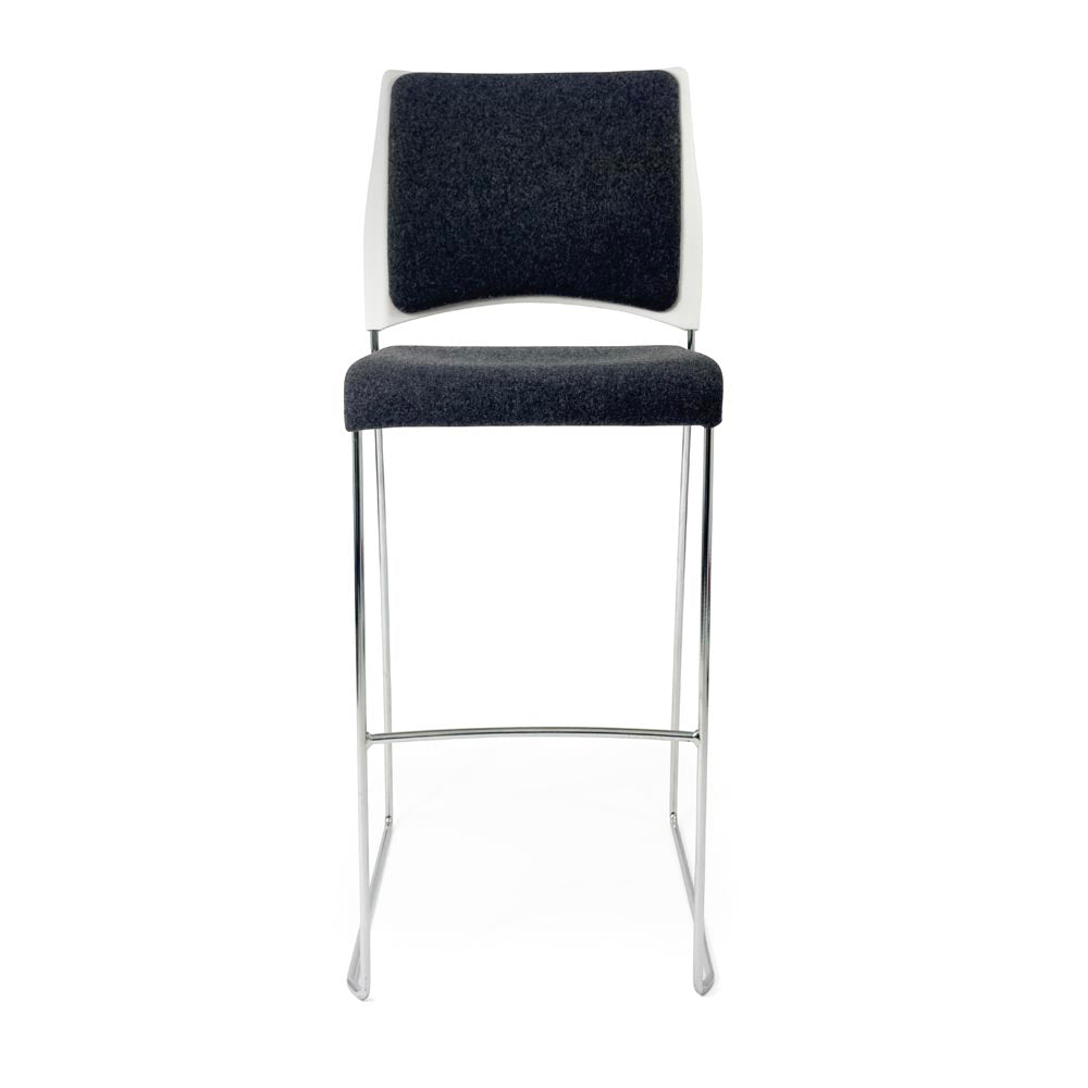 Verco: Sting High Stool in schwarzen Stoff und Chrombeinen - renoviert