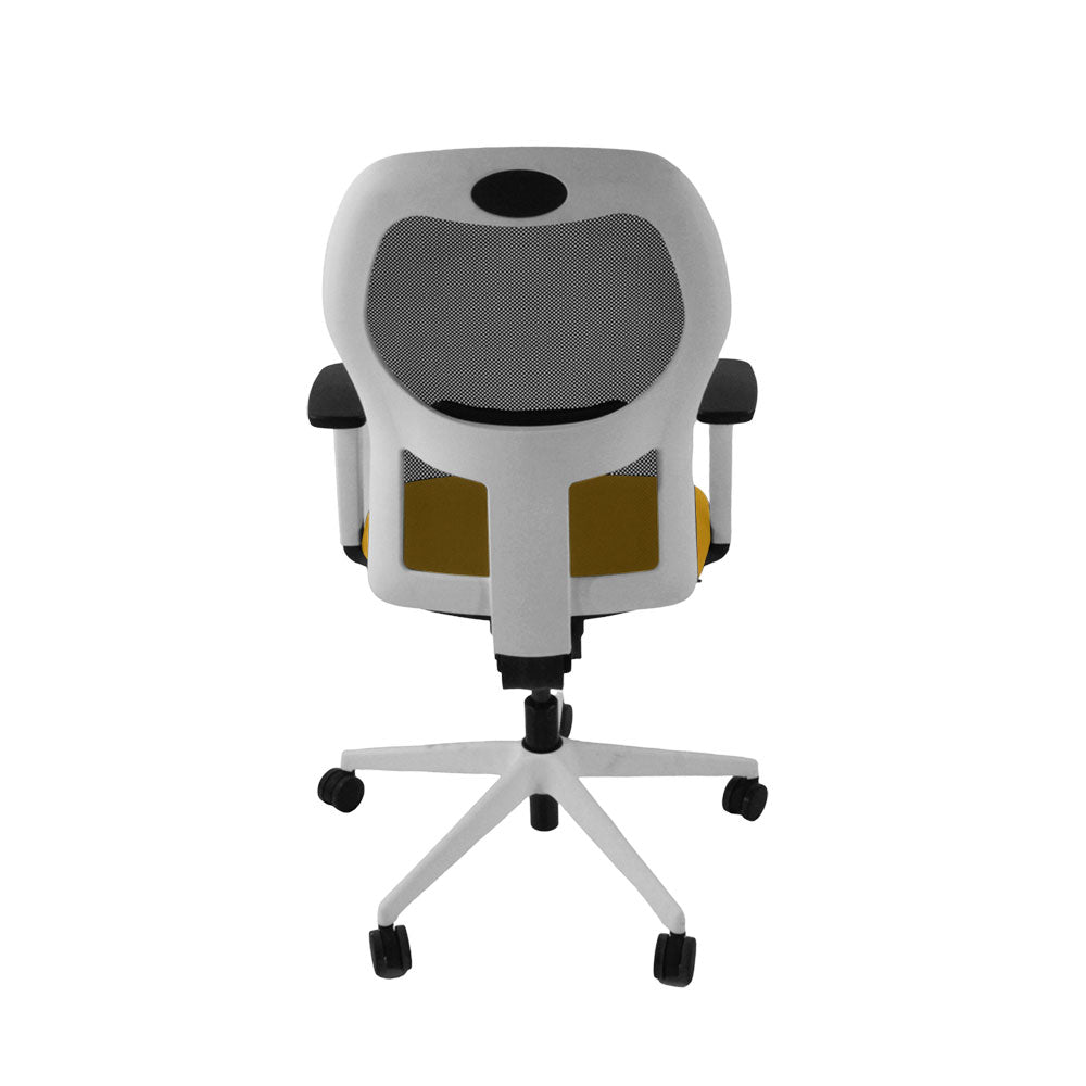 <tc>Ahrend</tc>: Arbeitsstuhl Typ 160, gelber Stoff/weißer Rahmen – Generalüberholt