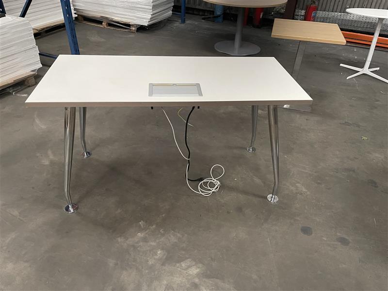 Orangebox: Obvia Office Desk - Renovado