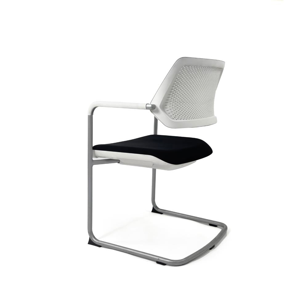 Steelcase: Qivi - Sled Base Meeting Chair - Refurbished