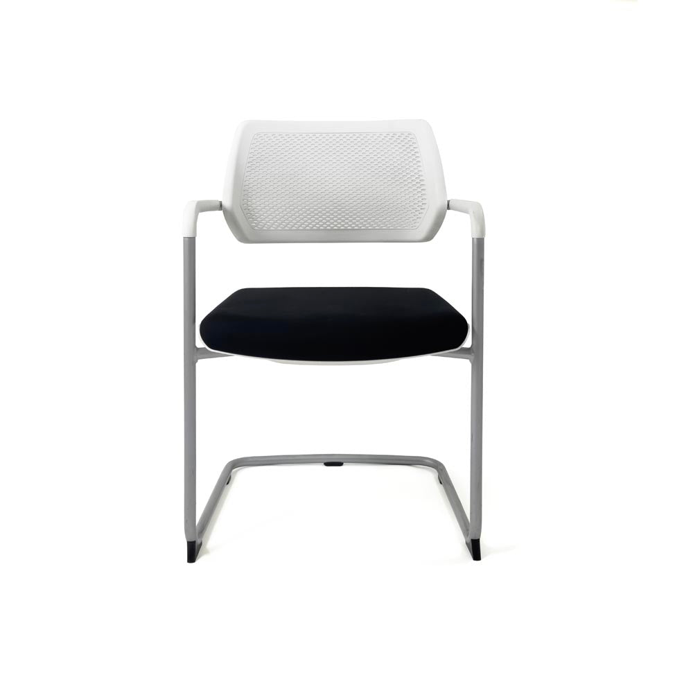 <tc>Steelcase</tc>: Qivi - Sled Base Vergaderstoel - Gereviseerd