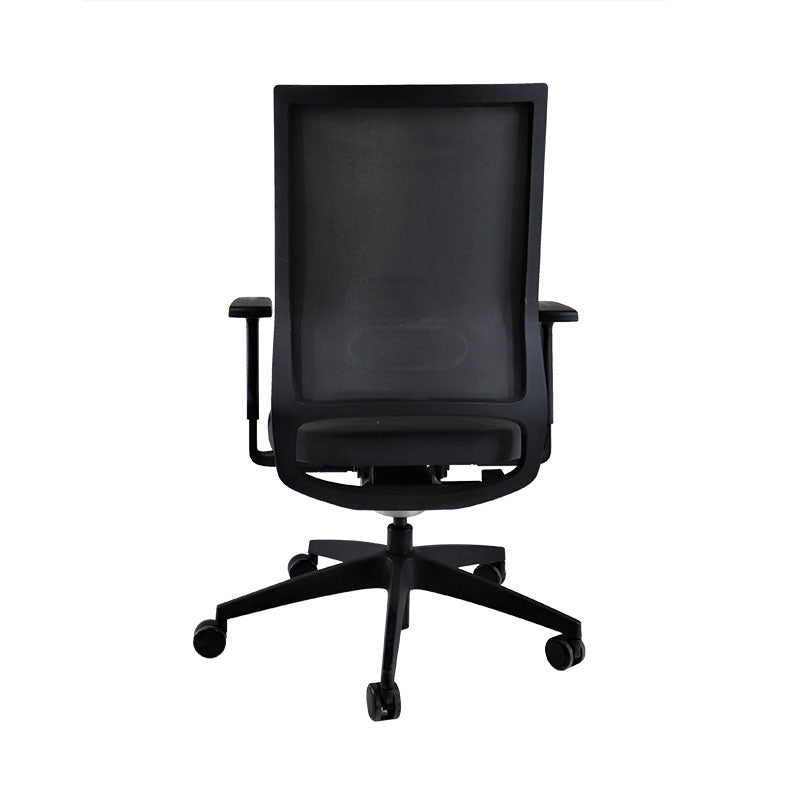 <tc>Sedus</tc>: <tc>Quarterback</tc> Chaise de bureau avec cadre noir en tissu noir - Reconditionnée