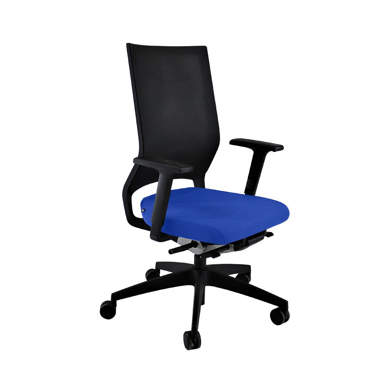 <tc>Sedus</tc>: <tc>Quarterback</tc> Chaise de bureau avec cadre noir et tissu bleu - Reconditionnée