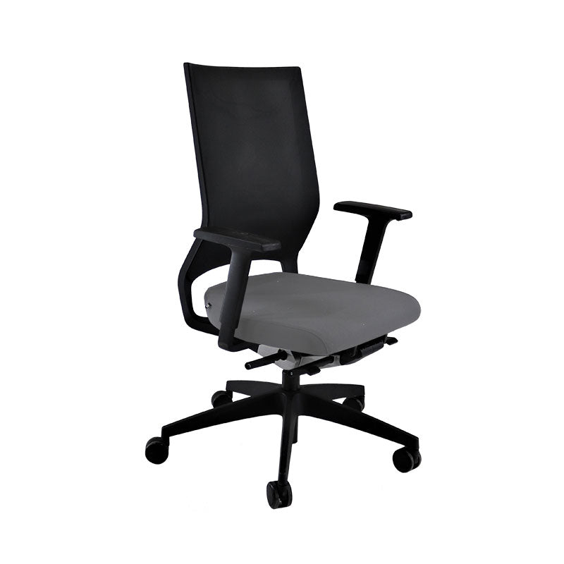 <tc>Sedus</tc>: <tc>Quarterback</tc> Chaise de bureau avec cadre noir et tissu gris - Reconditionnée