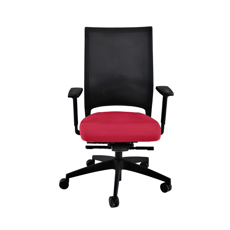 <tc>Sedus</tc>: <tc>Quarterback</tc> Silla de oficina con estructura negra y tela roja - Reacondicionada