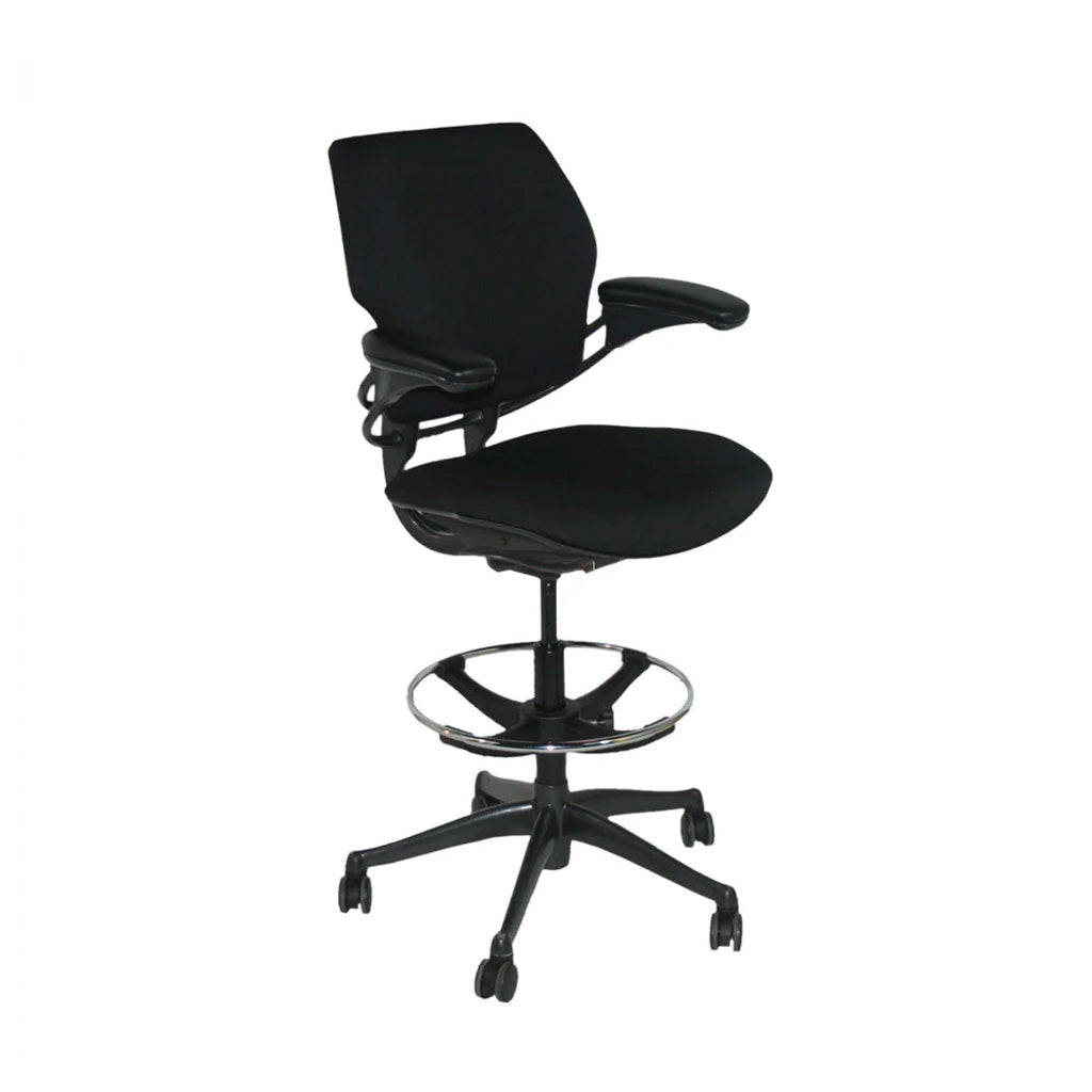 <tc>Humanscale</tc>: <tc>Freedom</tc> Tekenstoel in zwarte stof - Gereviseerd