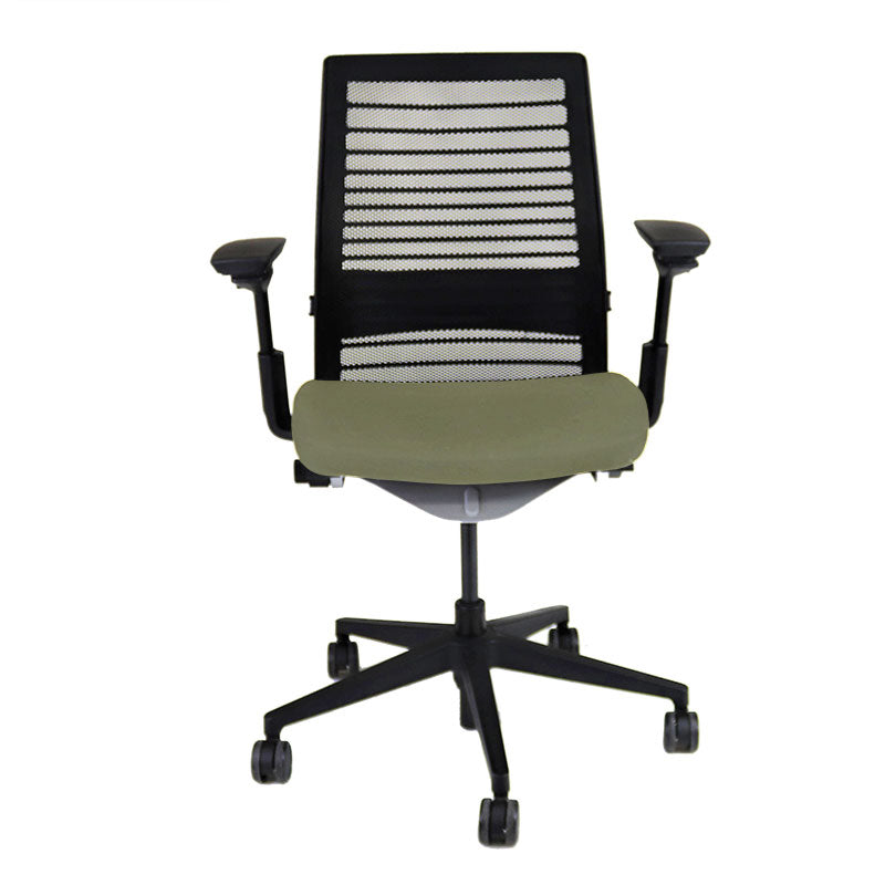 <tc>Steelcase</tc>: <tc>Think V2</tc> Silla de oficina con respaldo de malla - Reacondicionada