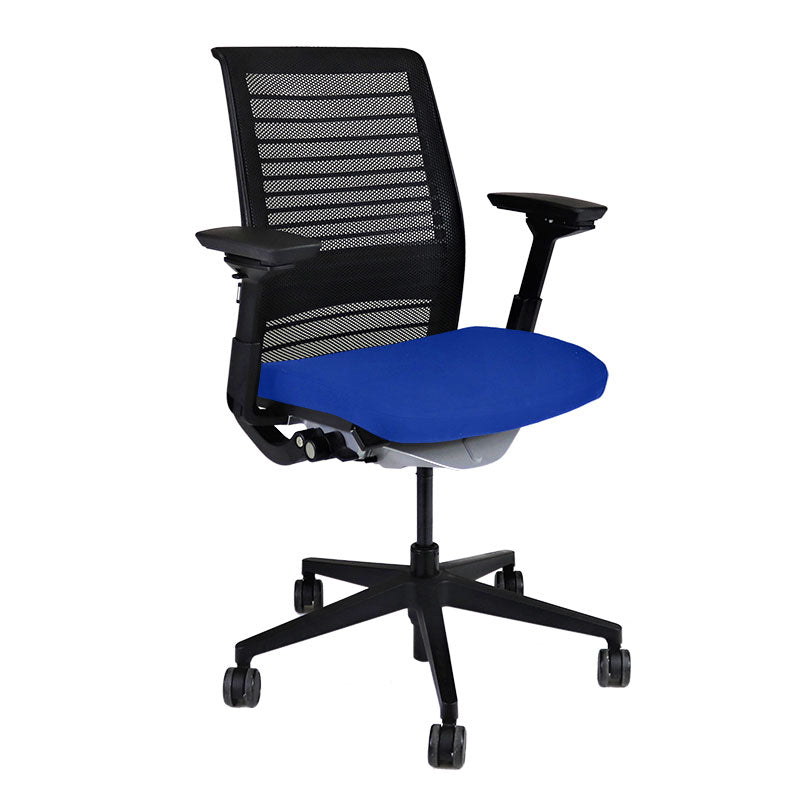 <tc>Steelcase</tc>: <tc>Think V2</tc> Silla de oficina con respaldo de malla - Reacondicionada