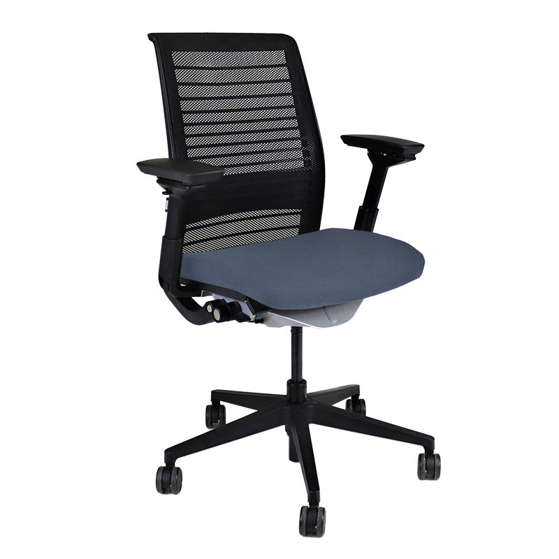<tc>Steelcase</tc>: <tc>Think V2</tc> Silla de oficina con respaldo de malla - Reacondicionada