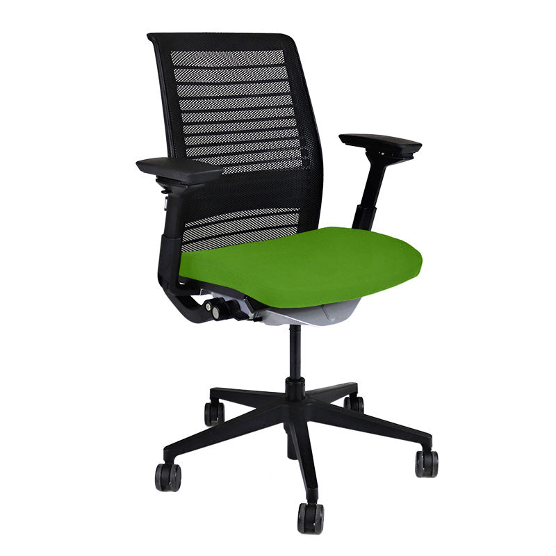 <tc>Steelcase</tc>: <tc>Think V2</tc> Silla de oficina con respaldo de malla - Reacondicionada