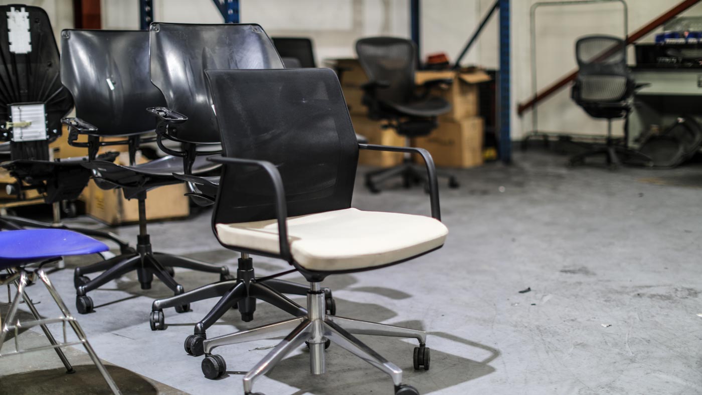 Clearance vs. Full-Price: Comparing Office Furniture Value